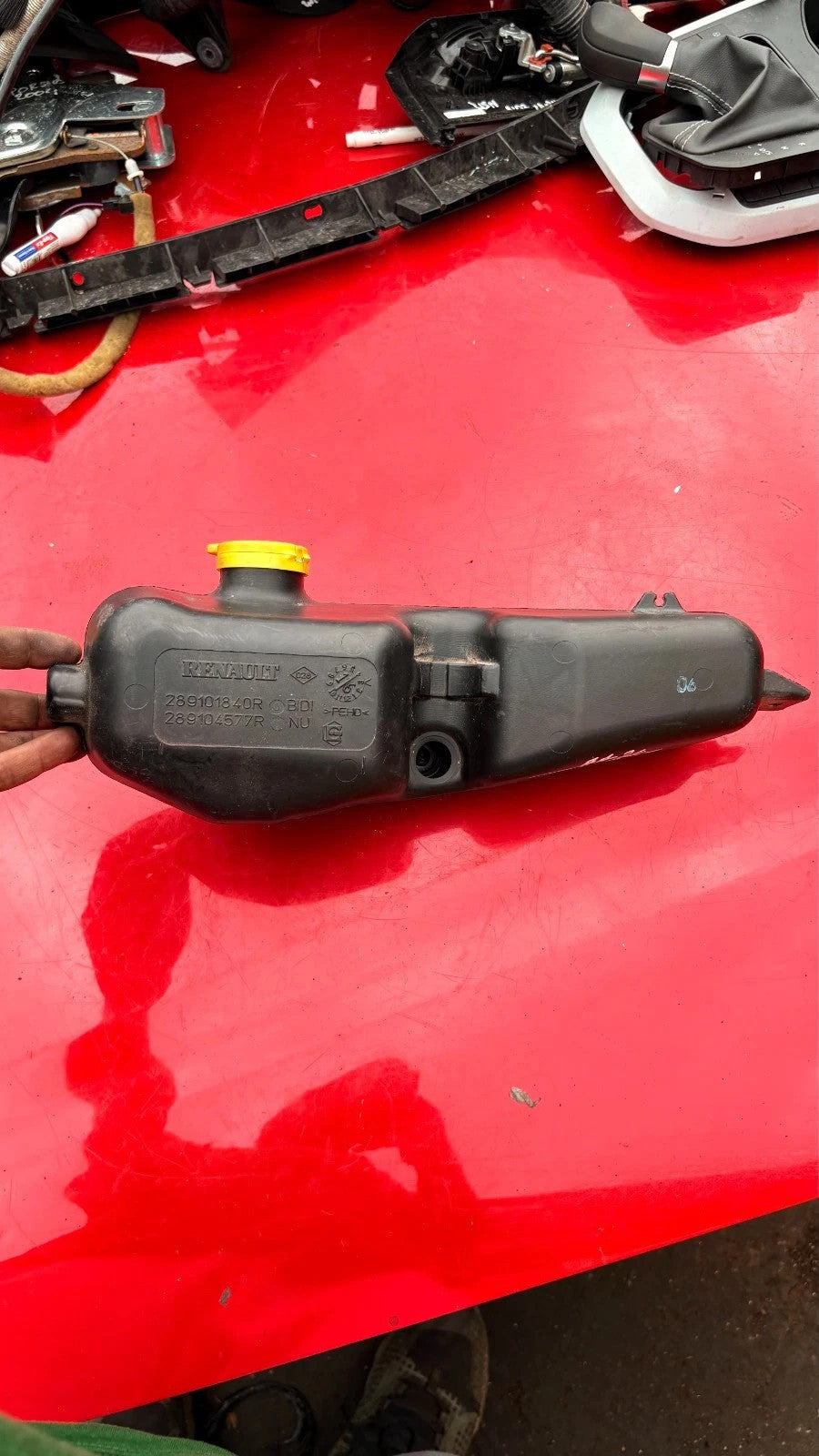 2016 DACIA SANDERO WINDSCREEN WASHER BOTTLE WITH PUMP 289101840R
