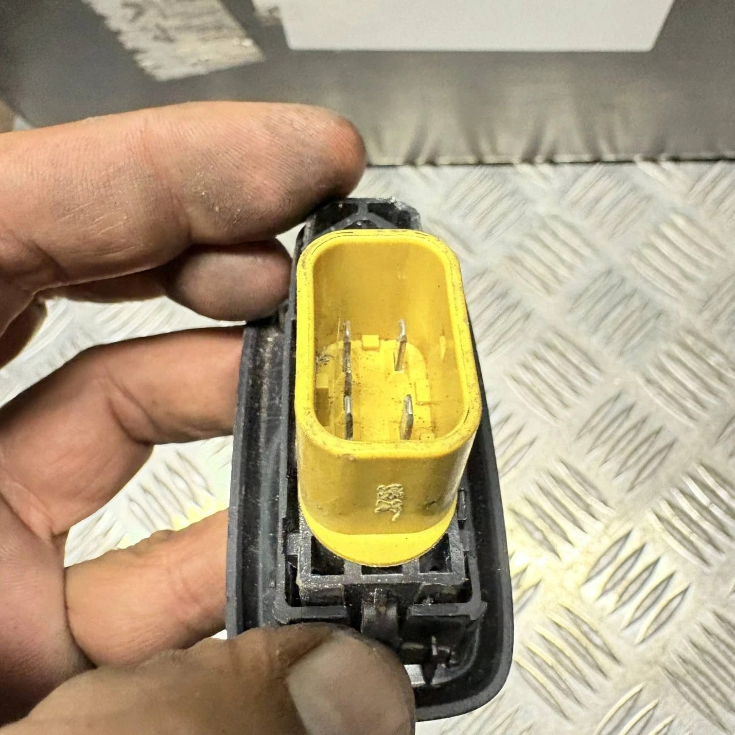 Power Window Control Switch 8A6T14529AA Replacement For Fiesta VI 1.25 2010