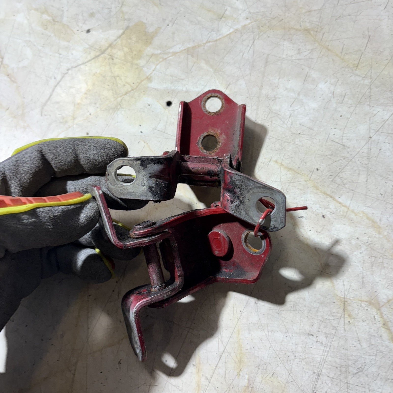 MAZDA 3 2005 OSR MAROON RED DRIVER SIDE REAR DOOR HINGES
