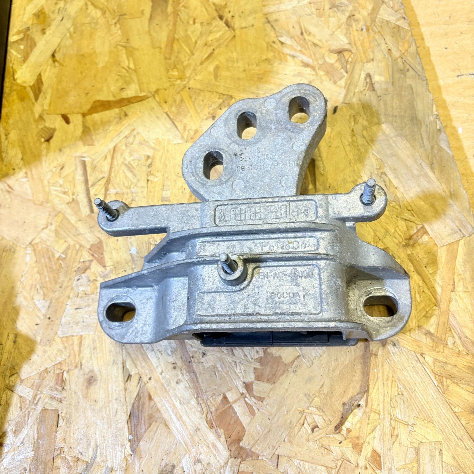 FORD FIESTA MK8 B479 2017-2023 1.0 ECOBOOST LH GEARBOX MOUNT 3820S500MC