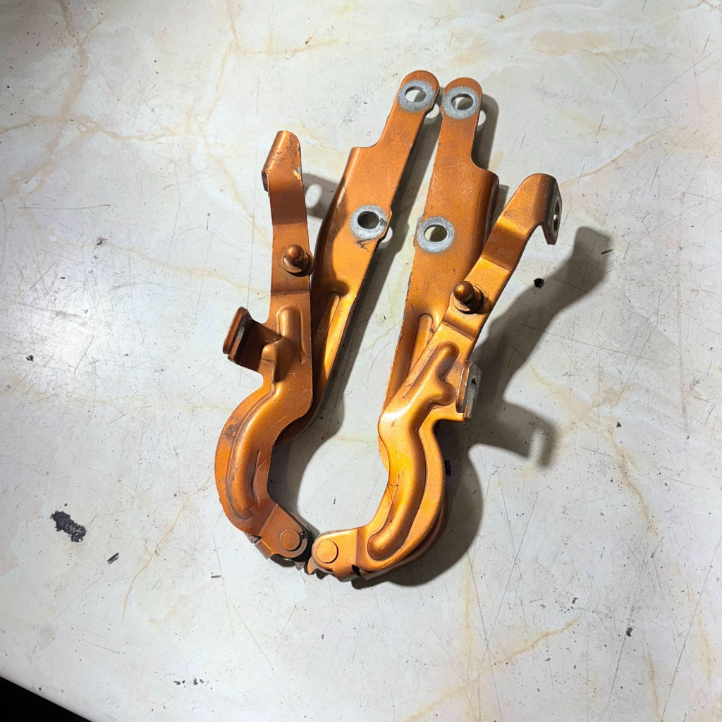 2012 MG MG6 BONNET HINGES BOTH SIDES IN ORANGE