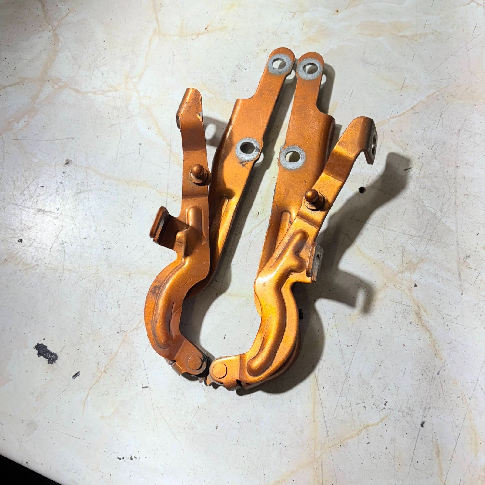 2012 MG MG6 BONNET HINGES BOTH SIDES IN ORANGE