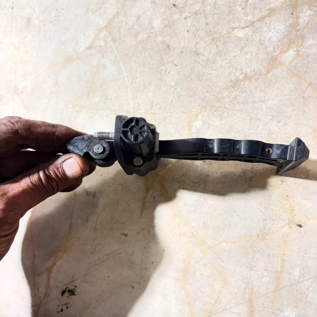 Ford Fiesta 2014 5 Door Front Right Door Check Strap Stay Limiter