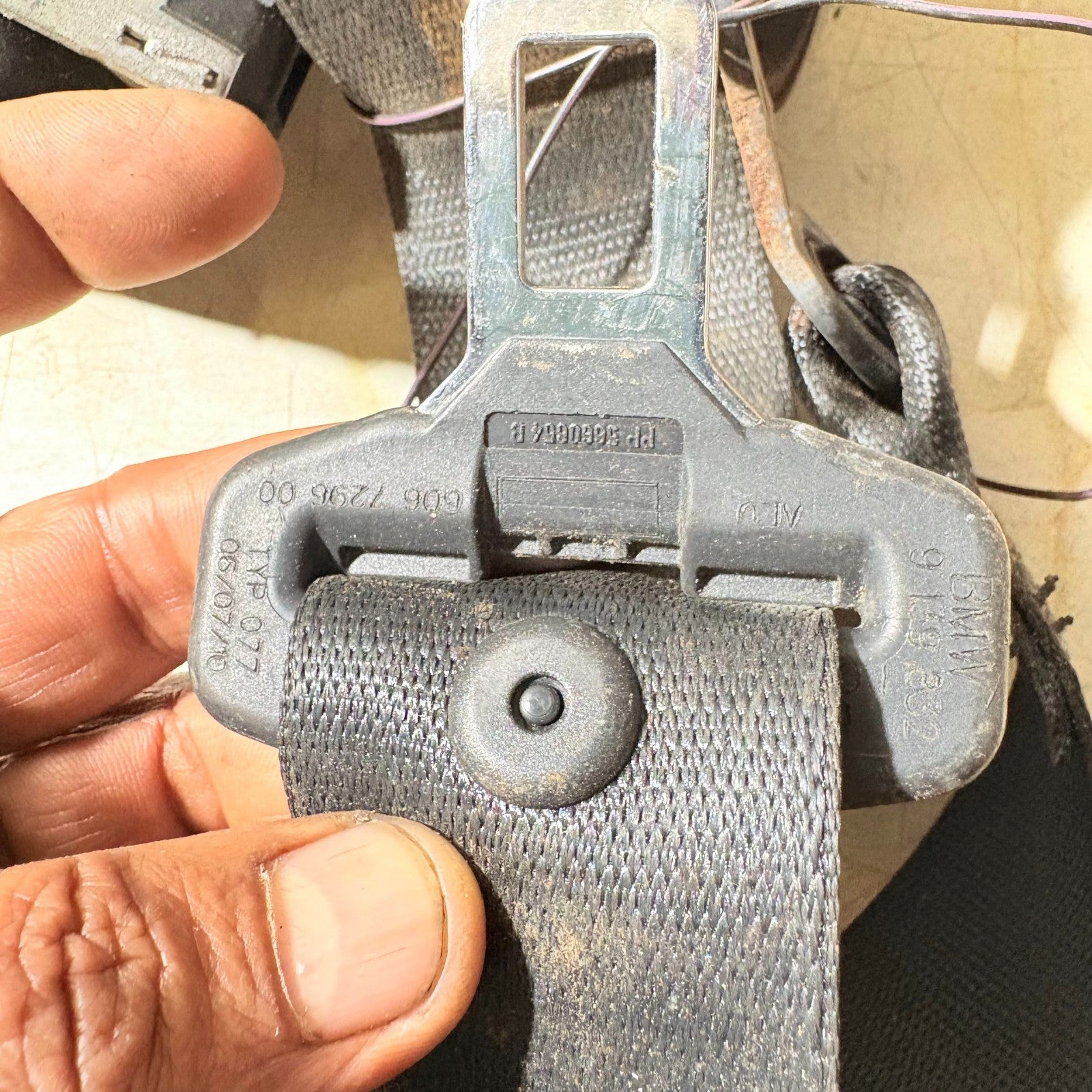 2010 BMW 318D SEAT BELT REAR RIGHT SIDE 607051100D