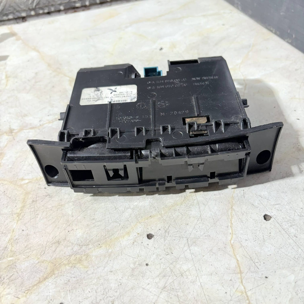 MERCEDES BENZ W164 ML CLASS DASHBOARD ASHTRAY A1648100030