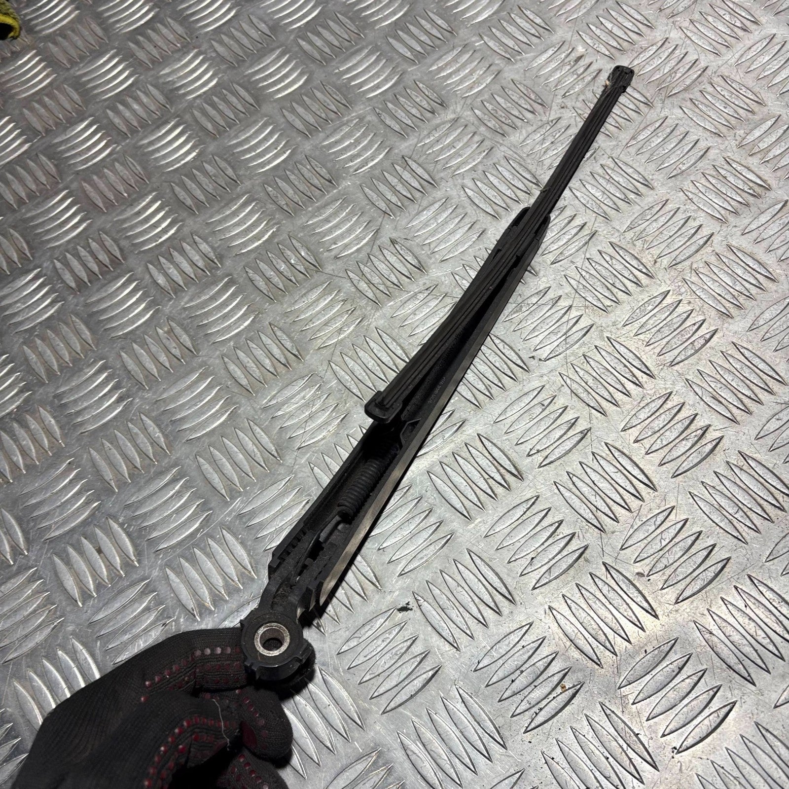 2017-2021 VOLKSWAGEN POLO Rear Wiper Arm & Blade