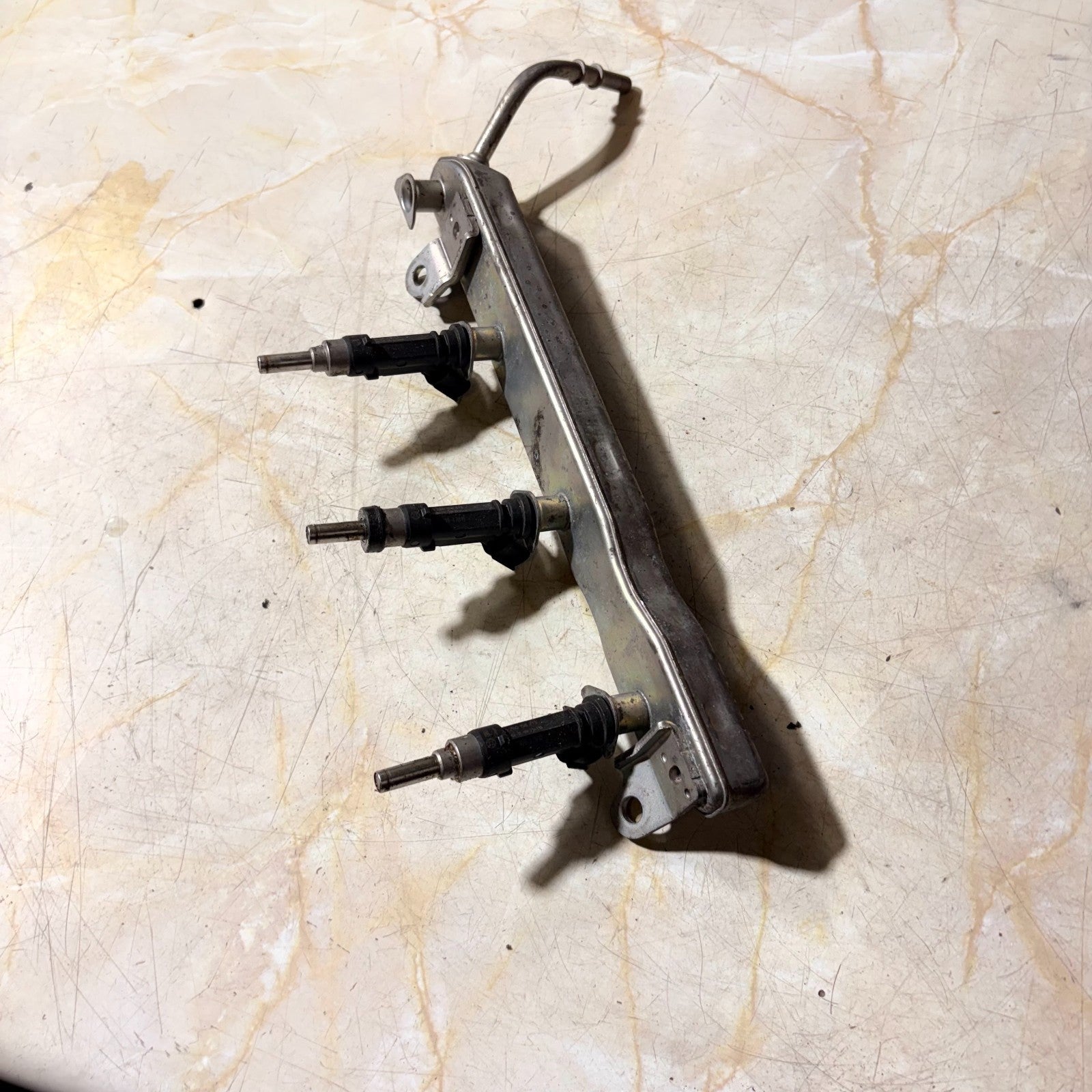 TOYOTA YARIS MK2 2006-2011 PETROL INJECTOR FUEL RAIL + INJECTORS