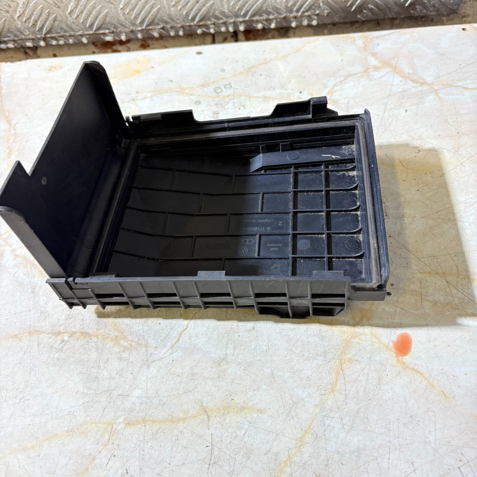 1K0937132F Fuse/Relay Box Cover Jetta 05-10 Golf 06-12 Tiguan 10-17