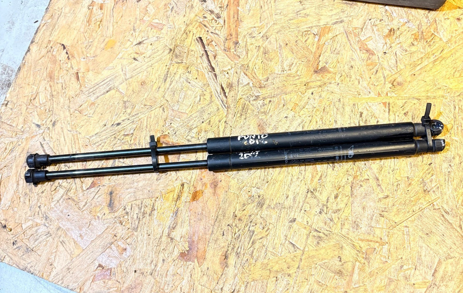 2012-2018 Fiat Punto Tailgate Hatch Struts Pair