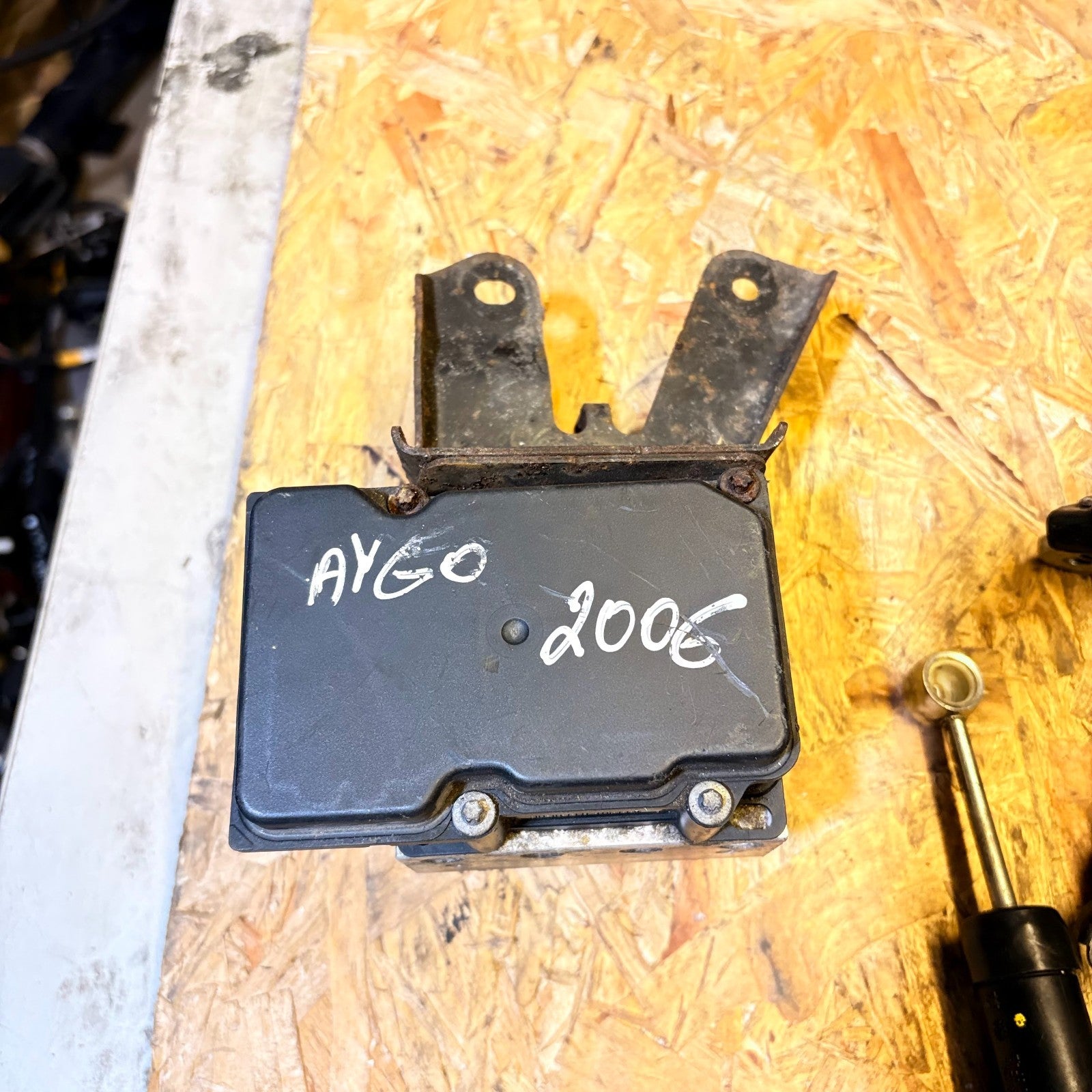 Toyota Aygo 1.0 2005-2014 ABS Pump & Control Module 44510-0H010