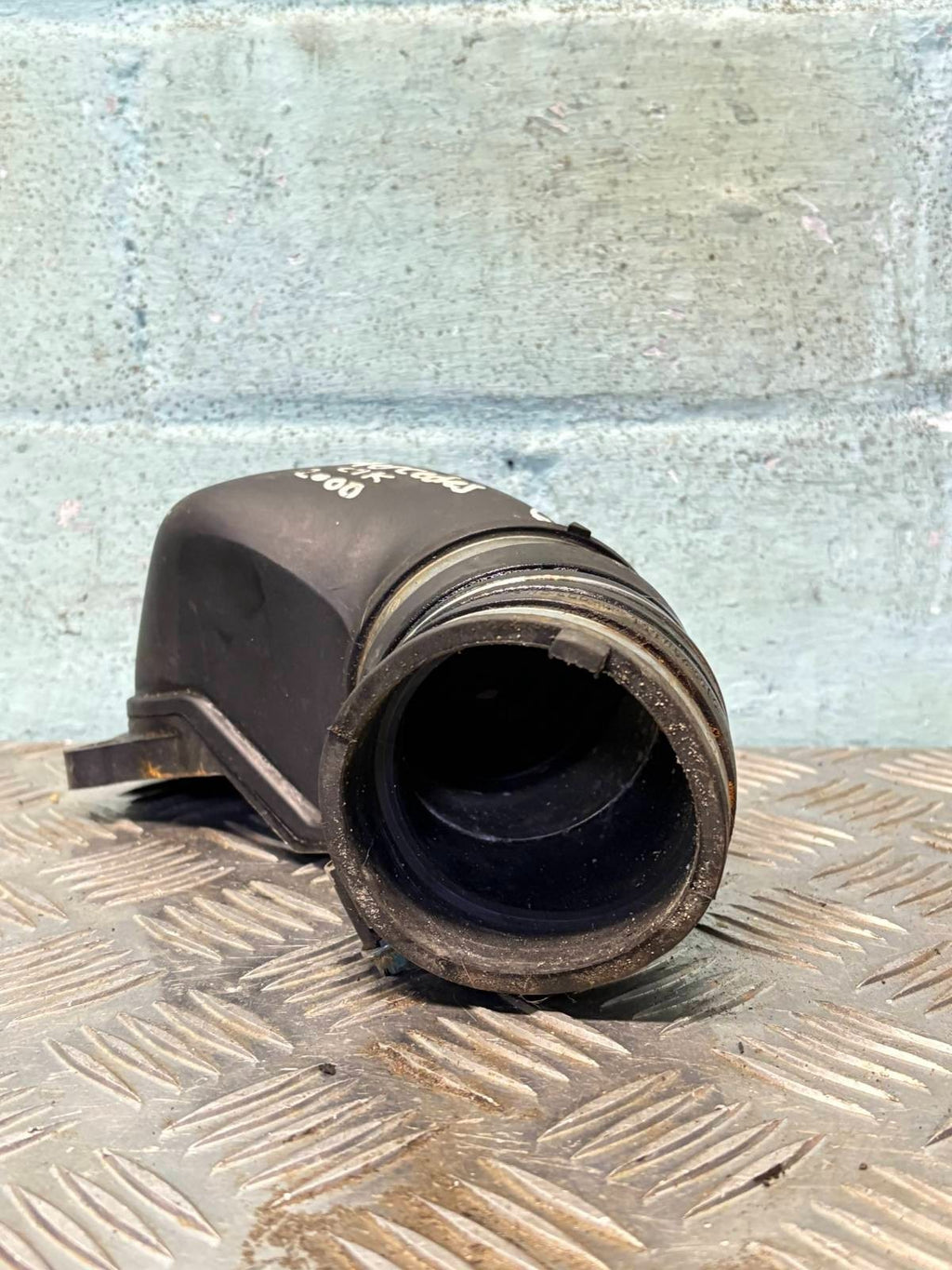Mercedes CLK C-Class W203 2.0 Petrol Throttle Body Air Intake Pipe A1111410804