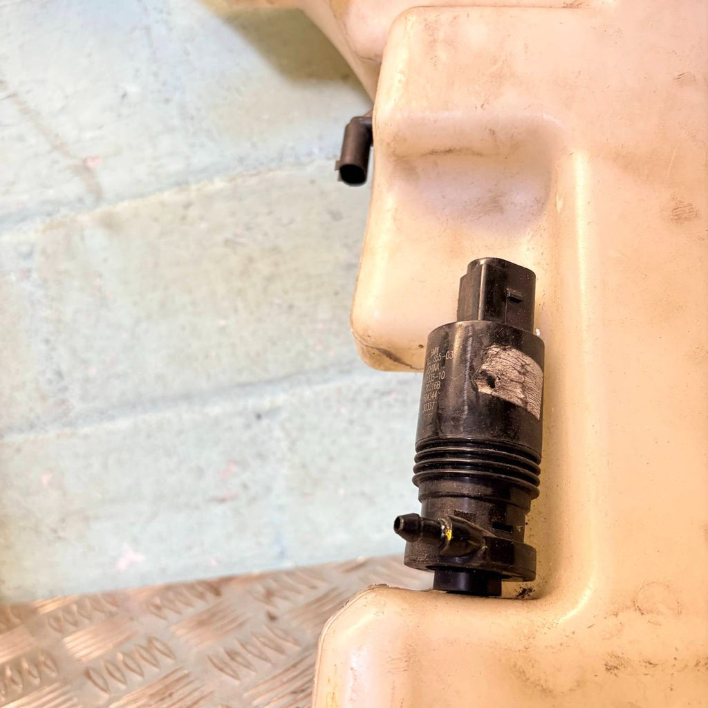 2001-2006 Mini R63 Windscreen Washer Bottle Tank And Pump 7158228