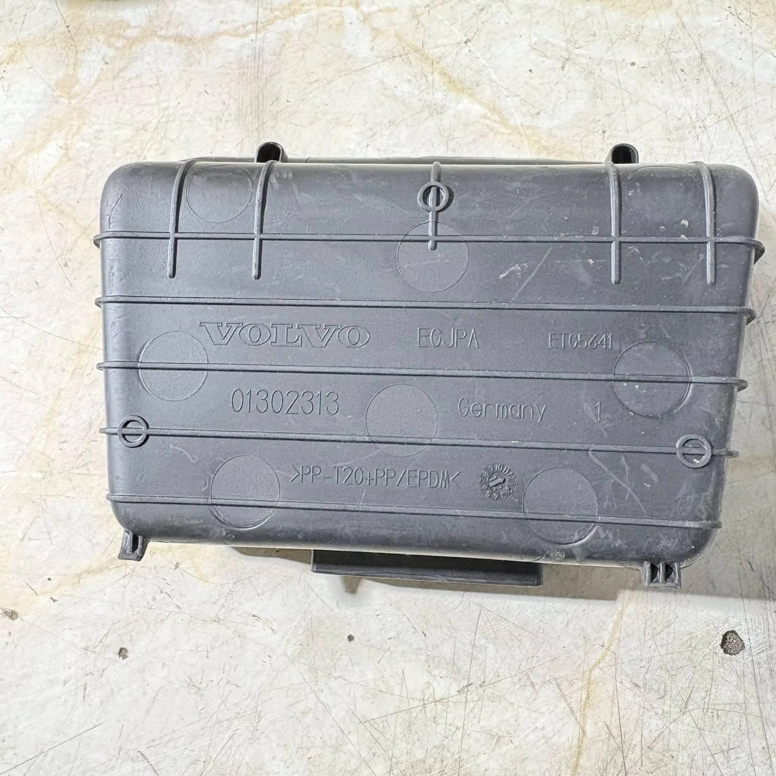 VOLVO V40 INSERT TRAY RUBBER MAT PAD TRIM CENTRE CONSOLE 01302313