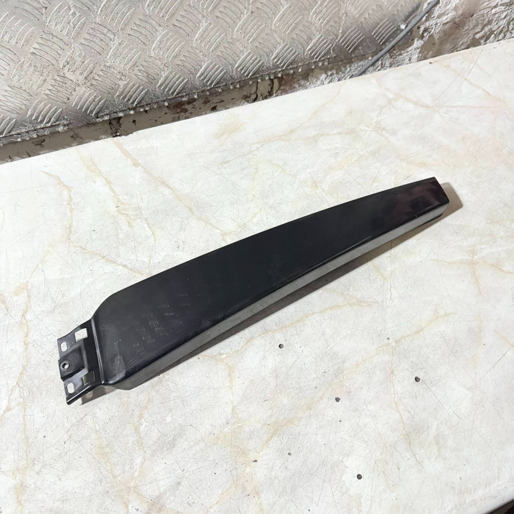 2012 SEAT EXEO DRIVERS SIDE FRONT EXTERIOR DOOR PILLAR TRIM 8E0853290D