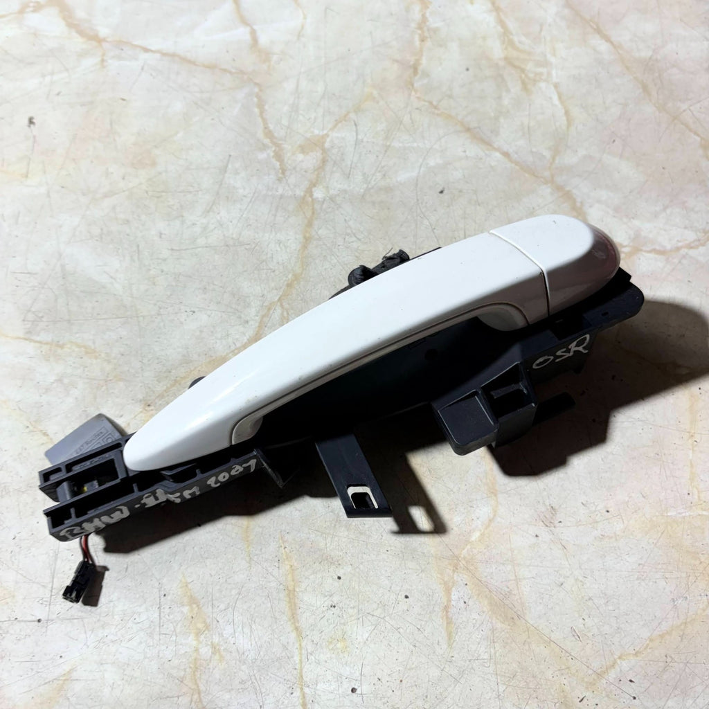 BMW 2007 Rear Right Driver Side Outer Door Handle 140107-10