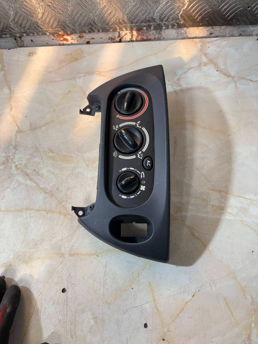 RENAULT MEGANE MK1 CLASSIC 99-03 HEATER CONTROL PANEL A/C SWITCH UNIT 663391J