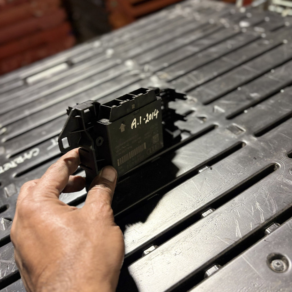 AUDI A1 2010-2018 PDC PARKING DISTANCE CONTROL MODULE 8X09194750
