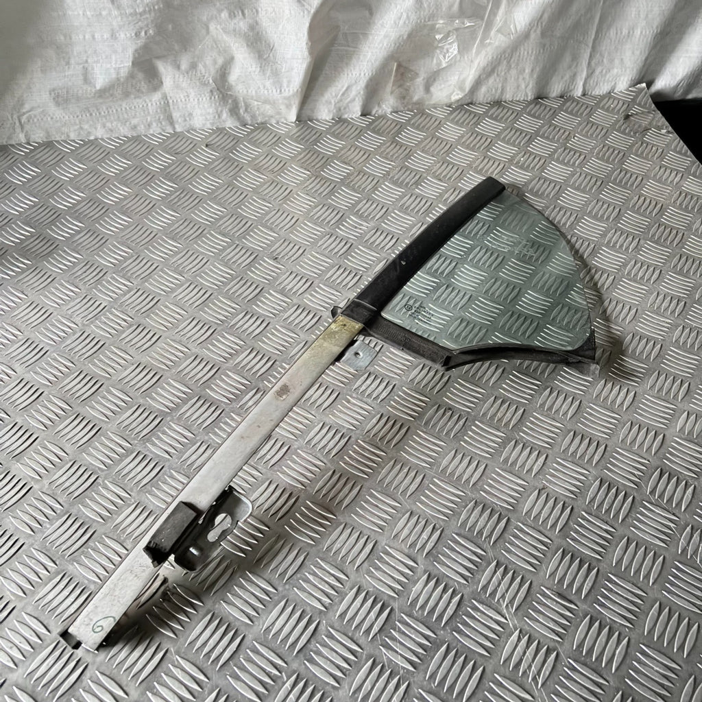 Smart 450 City Coupe Fortwo 05/98-01/07 Right Front Quarter Glass 0000558V013