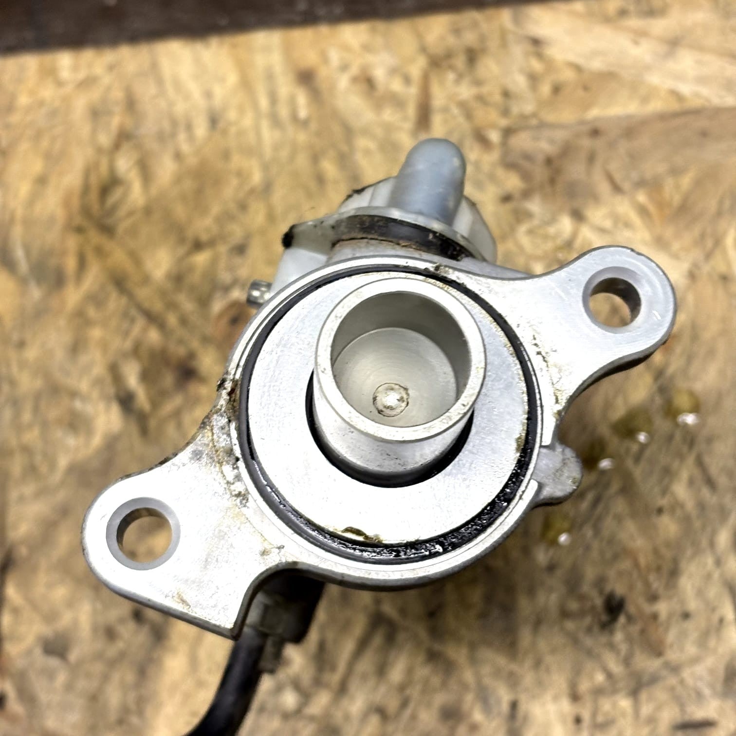 Vauxhall Opel Meriva 2011 Brake Master Cylinder UK552566-33 Stock 6977