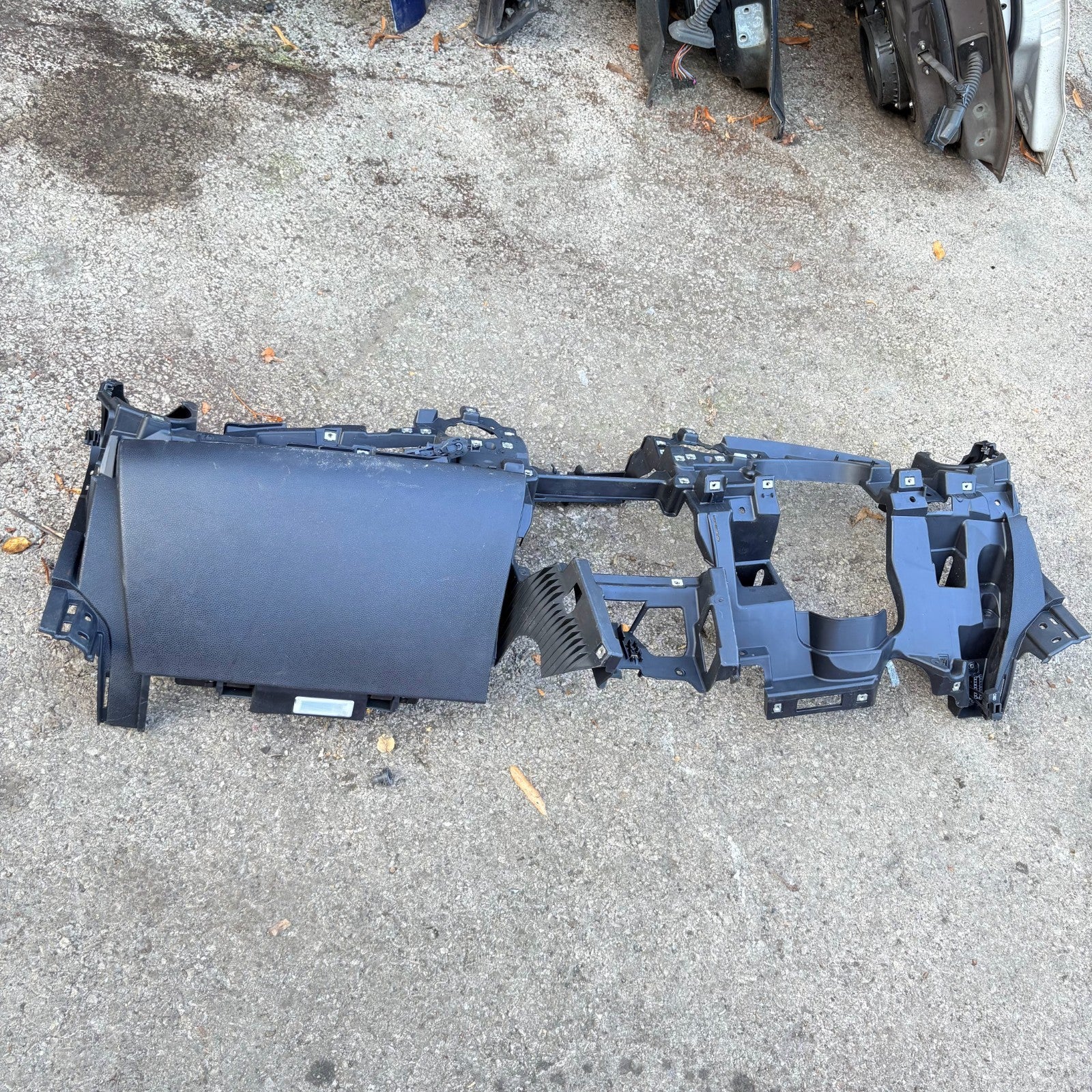 BMW MINI COOPER 2008 LOWER DASHBOARD PANEL FRAME COMPLETE