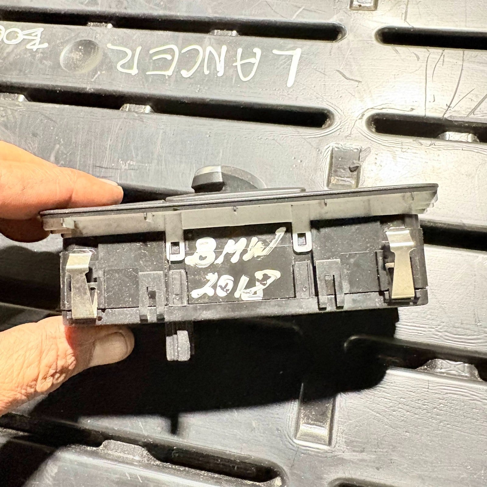 2018 BMW 1 SERIES HEADLIGHT SWITCH 6847526