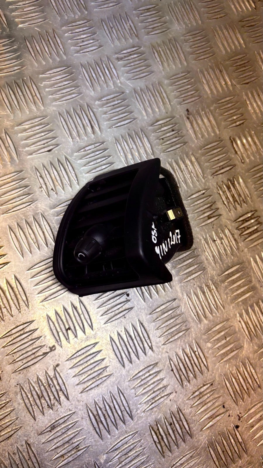 MINI COOPER 2017 DASHBOARD AIR VENT GRILL RIGHTSIDE 64229265405