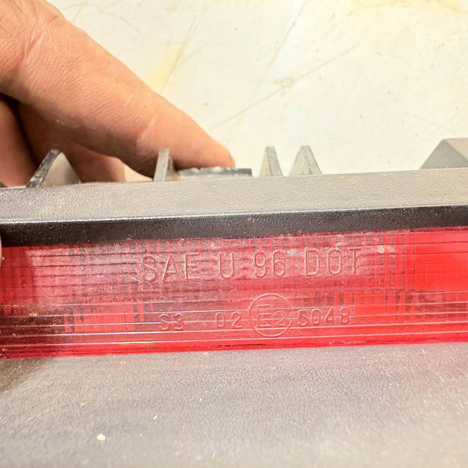 Citroen C3 C4 C5 Berlingo 2008-2018 Rear Central Third Brake Light E25048