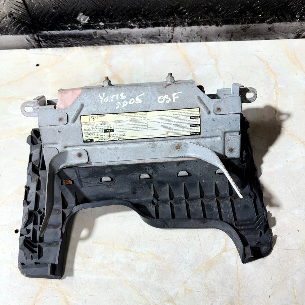 TOYOTA YARIS MK2 P9 2005-2011 DRIVER LOWER STEERING COLUMN KNEE SRS MODULE