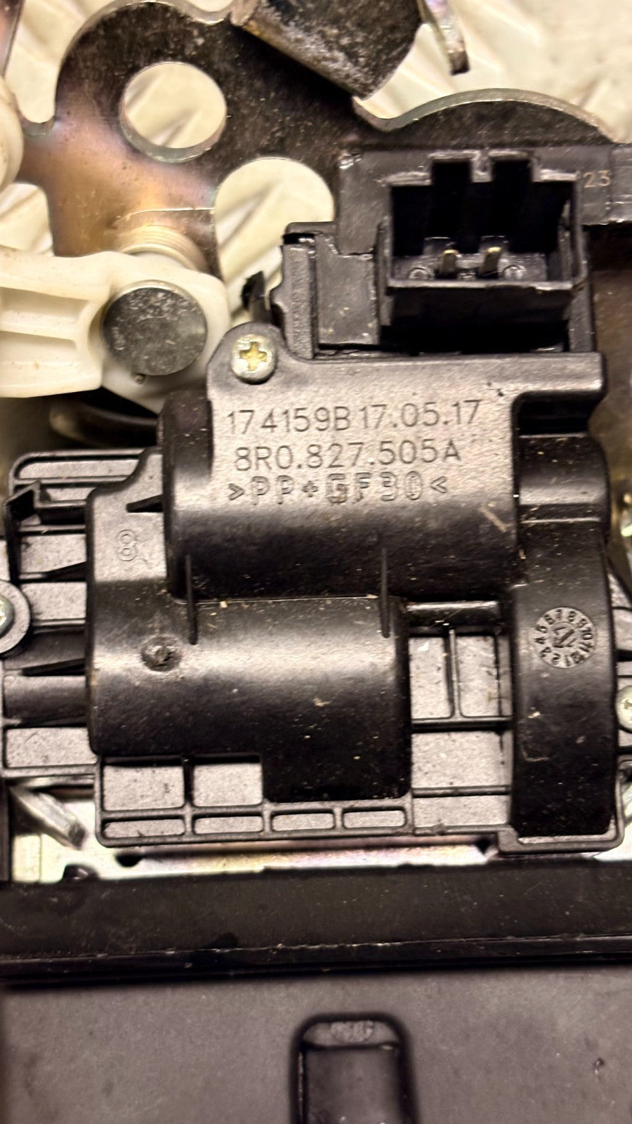 Audi A3 8V 2013-2020 Tailgate Boot Trunk Lock Latch Catch Rear 8R0827505A