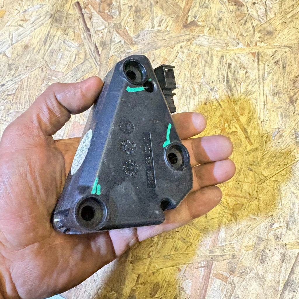 2003-2009 VOLKSWAGEN GOLF AMPLIFIER (RIGHT FRONT) 1K0.035.463.D