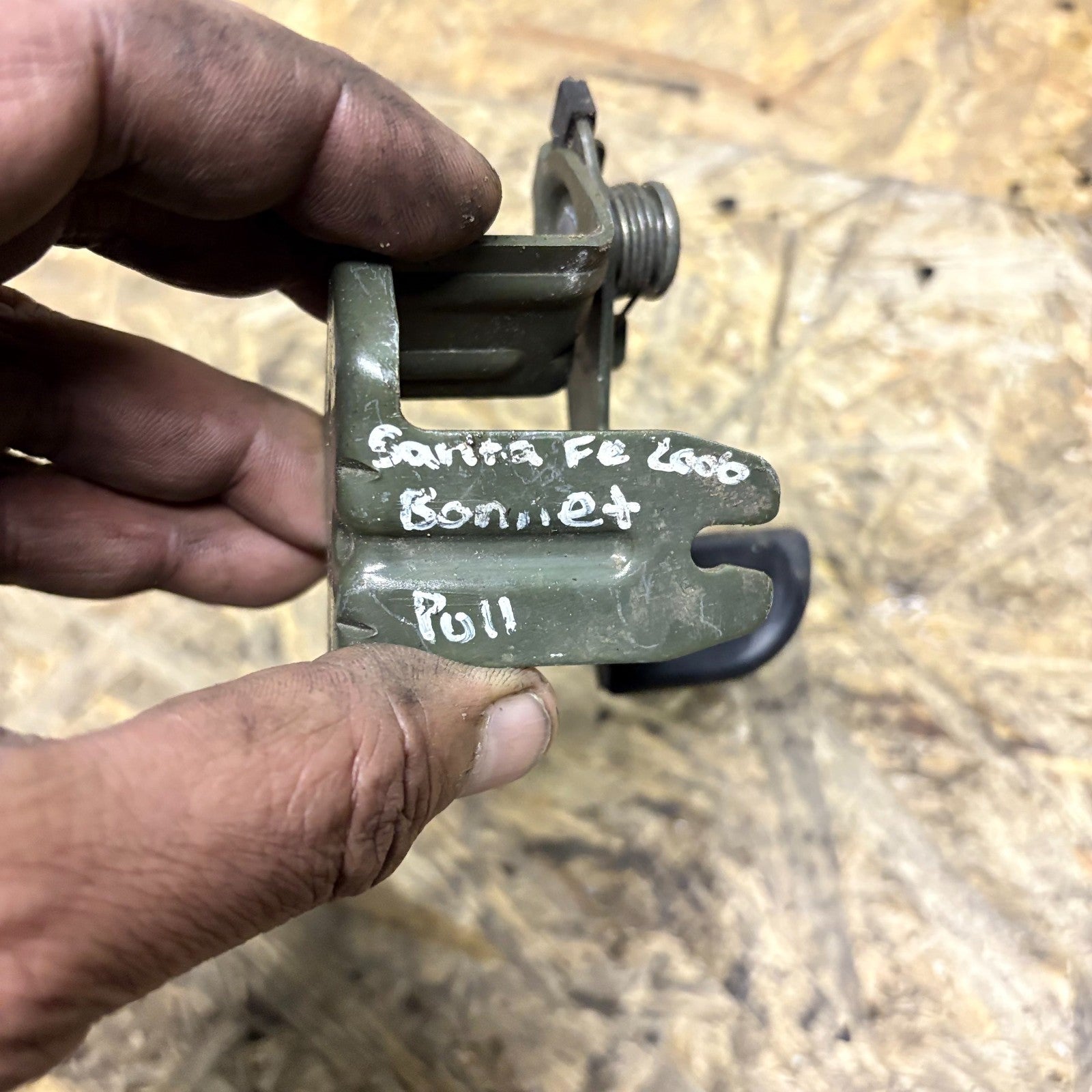 ?Hyundai Santa Fe 2001?2006 2.0 CRDi Bonnet Release Pull Handle ? ?