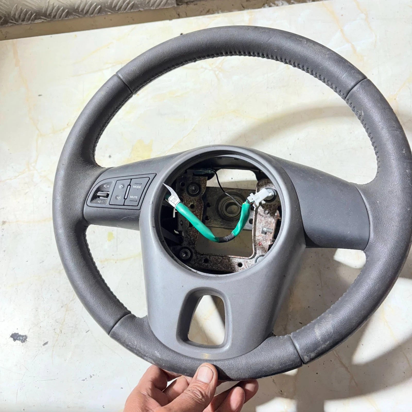 2011-2014 Kia Rio Mk3 UB Multifunction Steering Wheel Audio Buttons