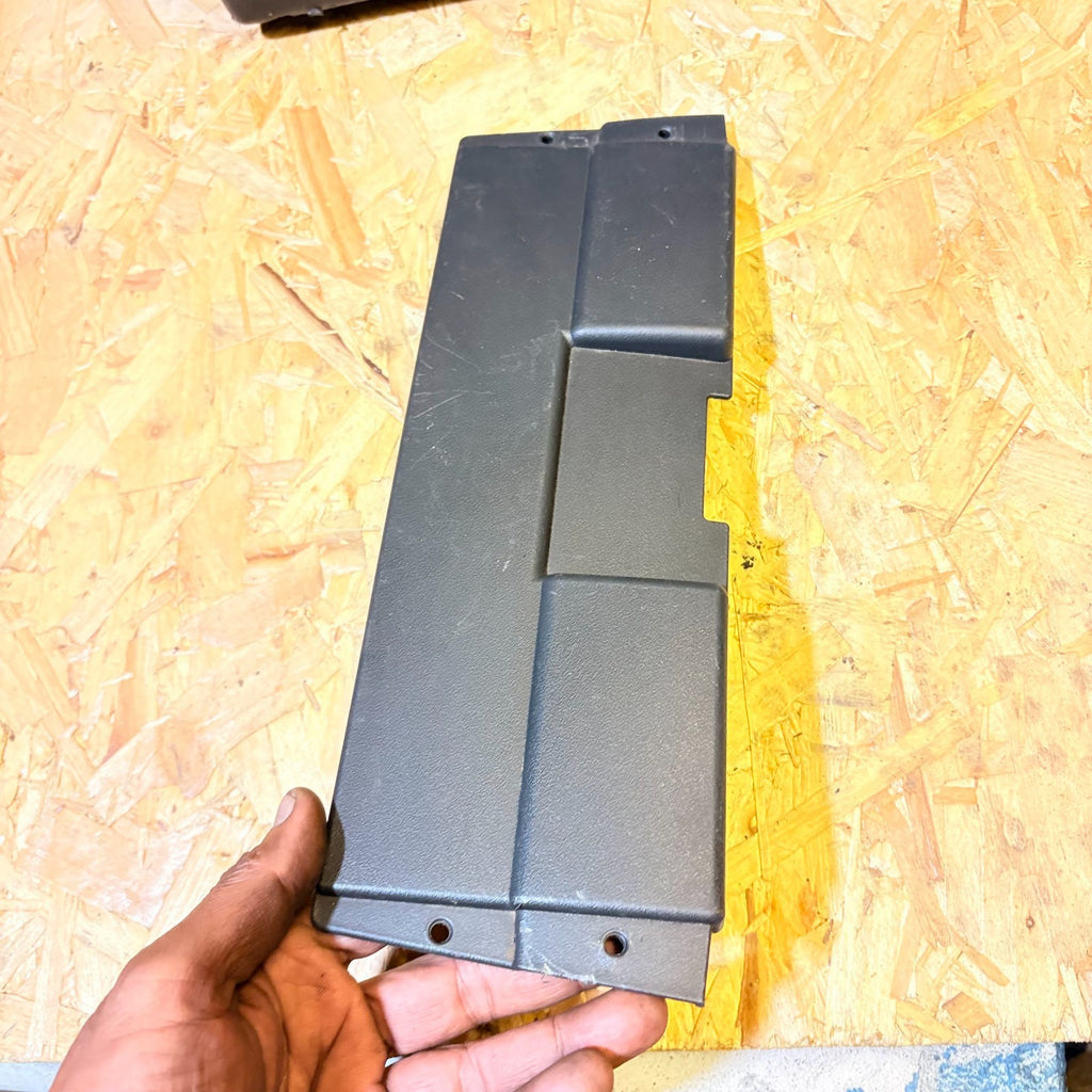 Mercedes Benz Atego 818 Right Front Seat Trim