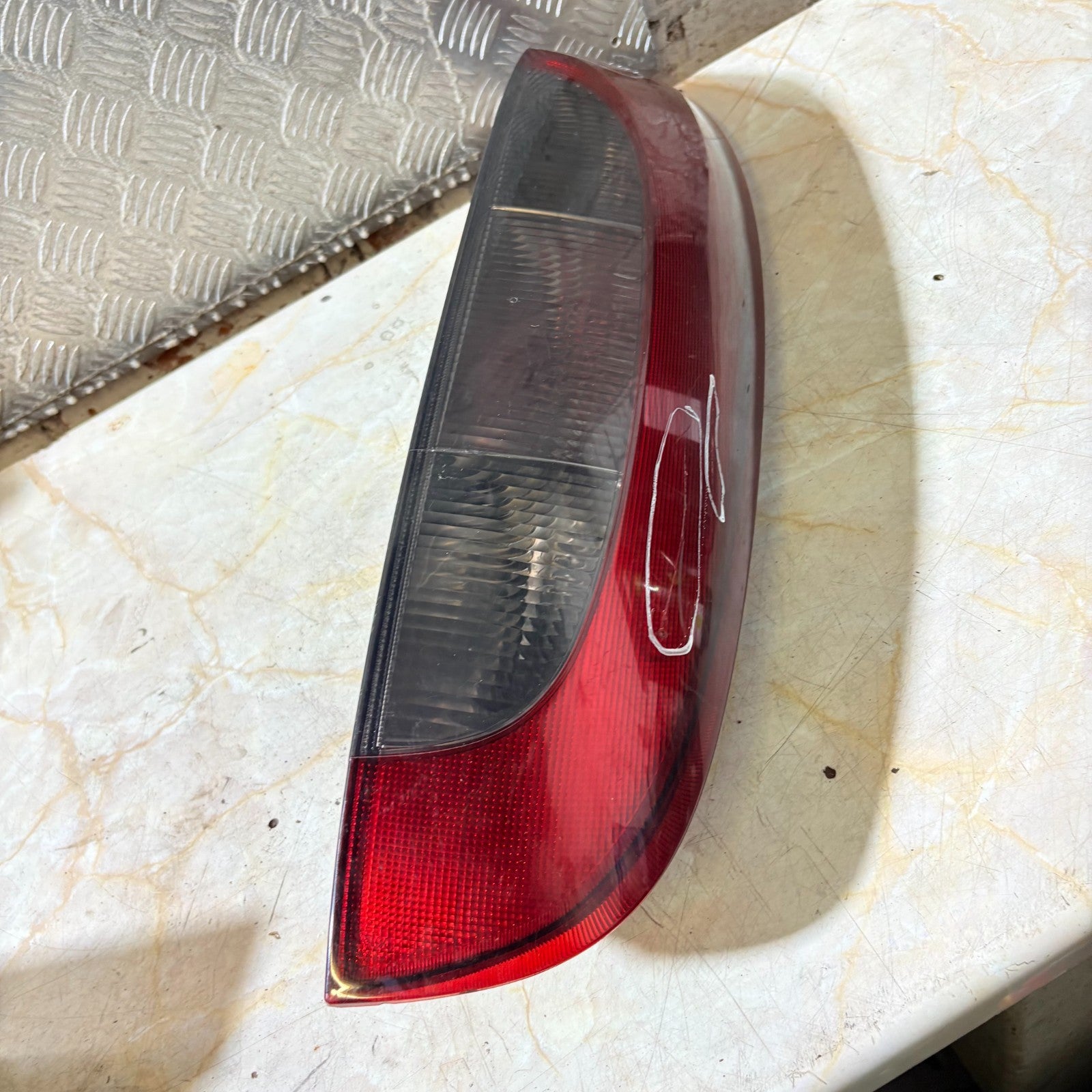 Vauxhall Corsa C 2000-2006 Right Rear Tail Light Lamp 3/5 Door 09114337