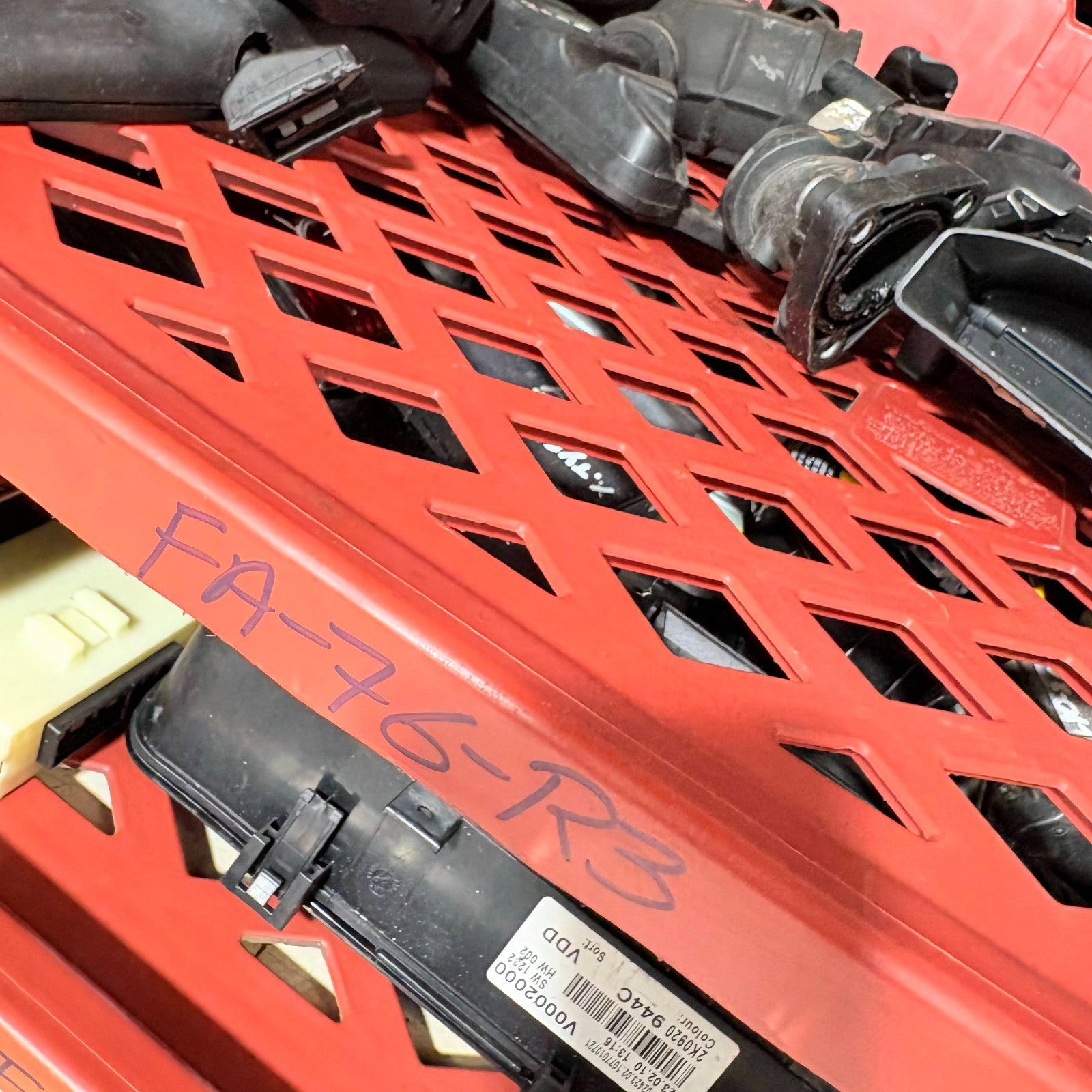 SKODA FABIA 2007-2013 TAILGATE STRUT SHOCK FABIA PAIR 5J6827550