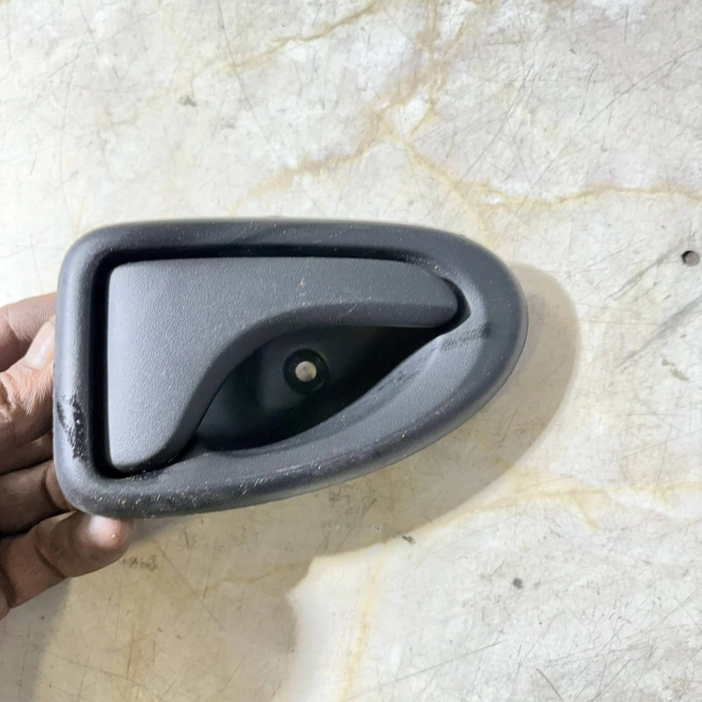 REANULT MASTER INNER DOOR HANDLE O/S DRIVERS Front 7700830079 / 91127101