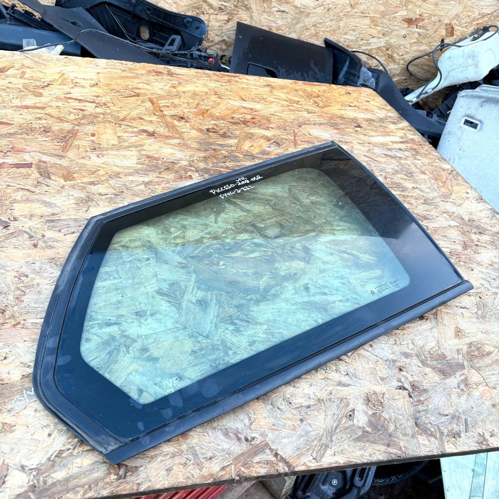 Citroen C4 Picasso Mk1 2006-2013 5dr Rear Right Quarter Window Glass Green Tint