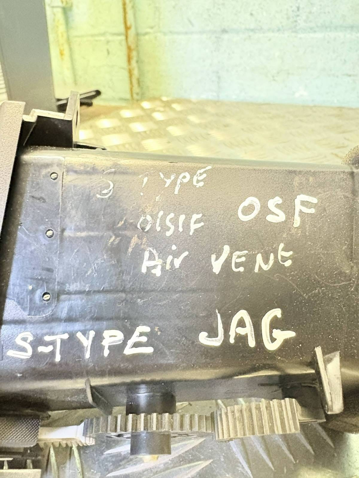 JAGUAR S TYPE DRIVERS SIDE FRONT AIR VENT 2R8319C696BF