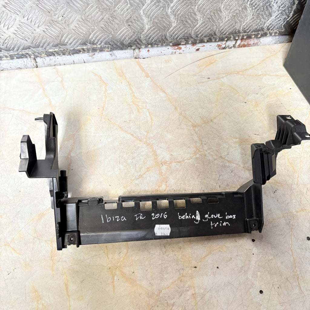 6p1857022 Interior 09685-000 Seat Ibiza DE2254727-21-2016