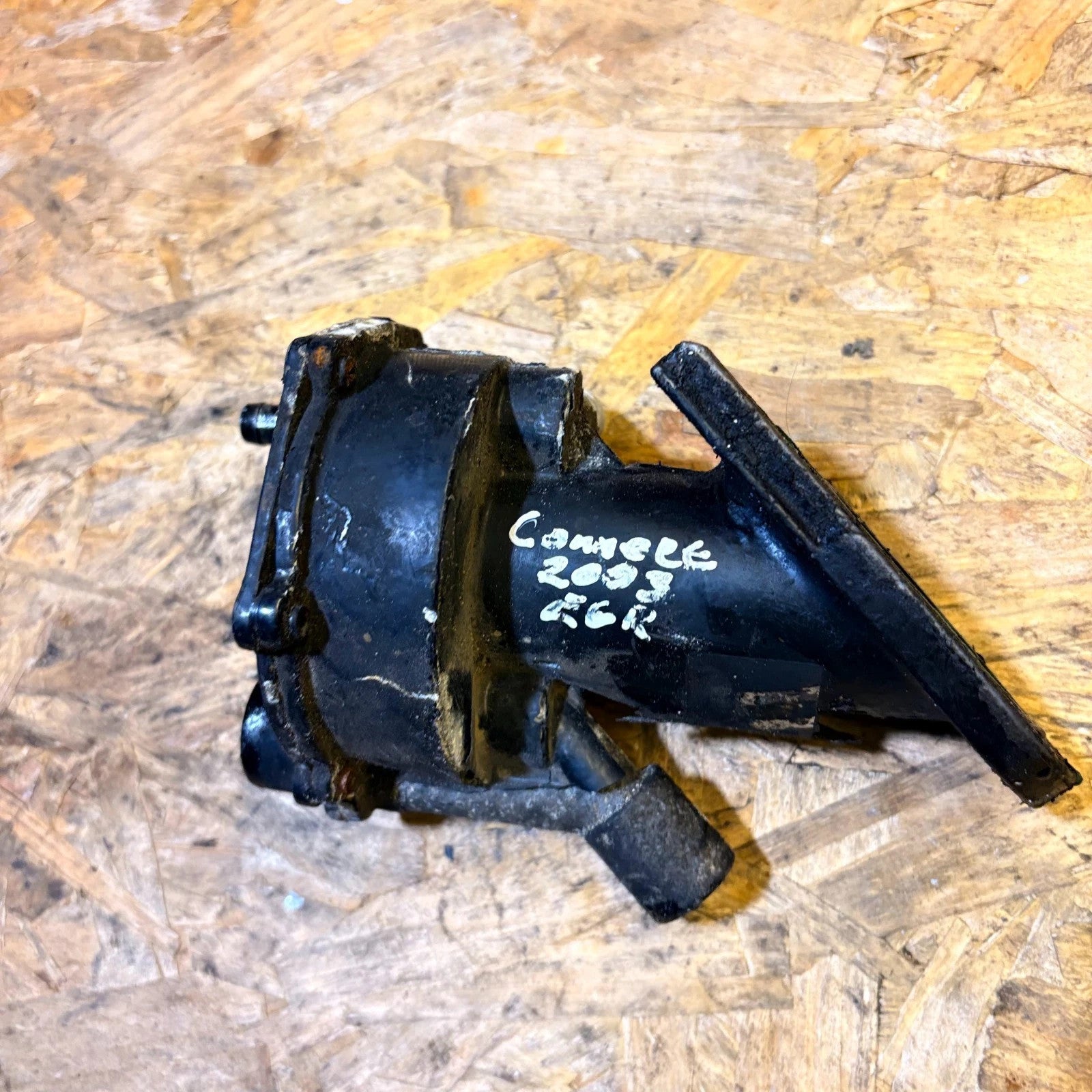FORD TRANSIT CONNECT 2003 Vacuum Pump