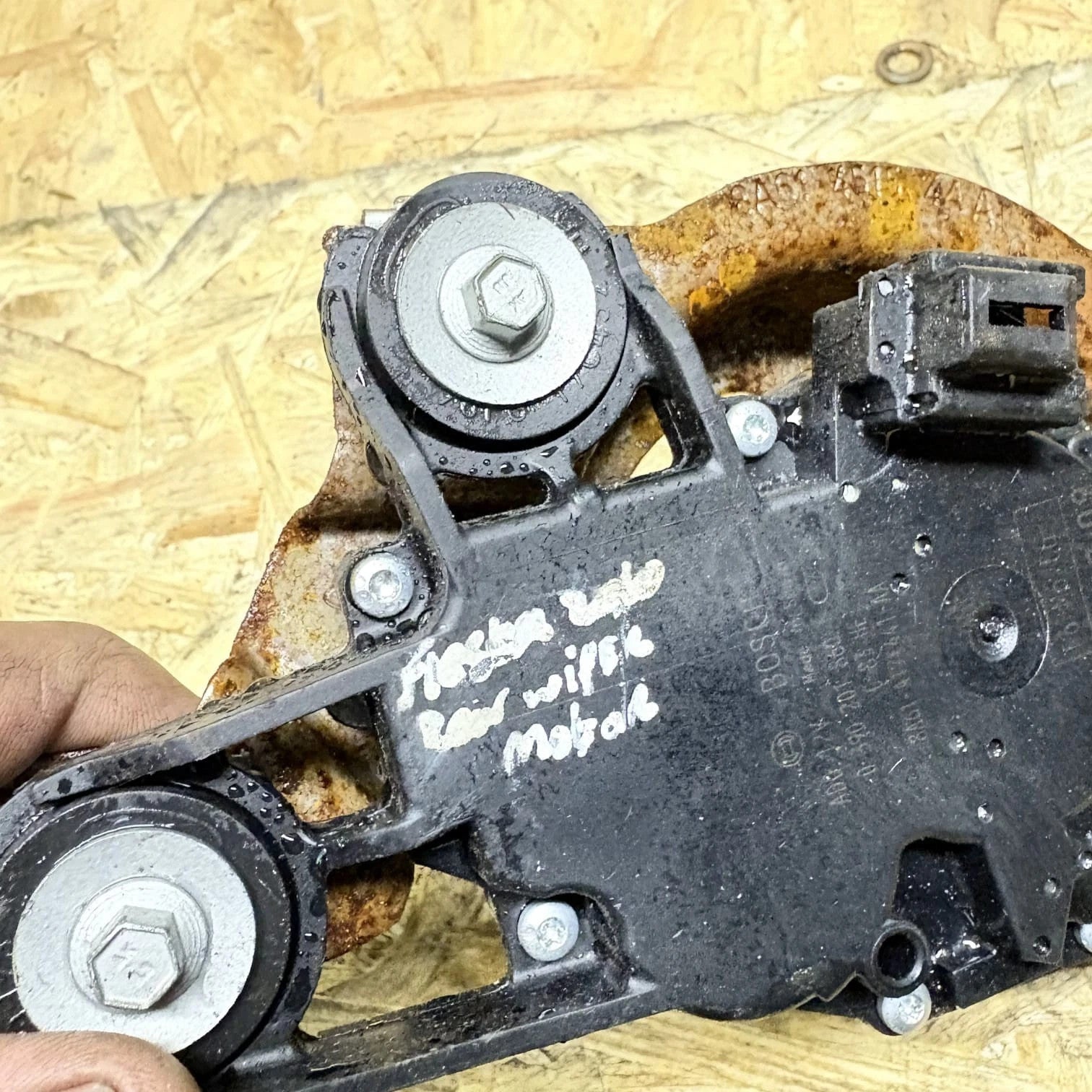 Ford Fiesta 8A61A17K441AD REAR WIPER MOTOR / 0390201215 / MLF320301BS /9567 2010
