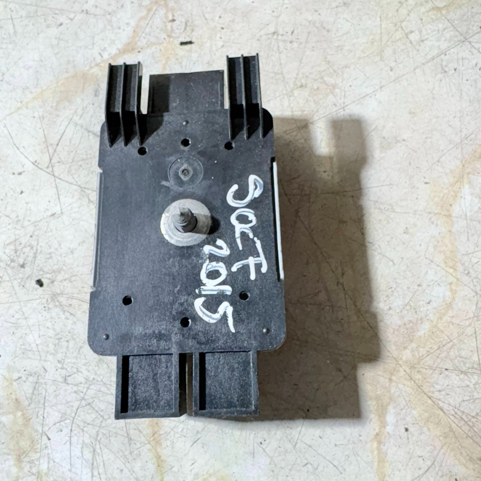 SEAT Leon 5F 2017-2020 AM Aerial Frequency Filter Radio Capacitor 5Q0035570