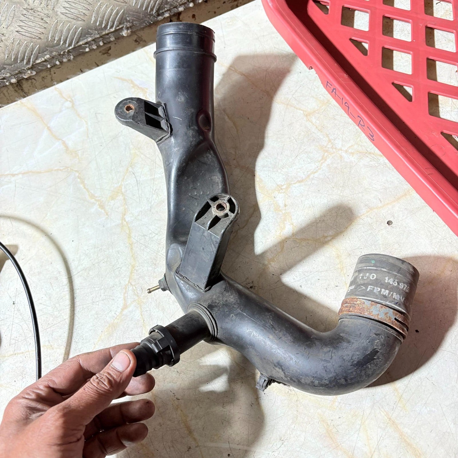 VW Polo 9N TDI AMF Turbo Intake Pipe 6Q0129654BD