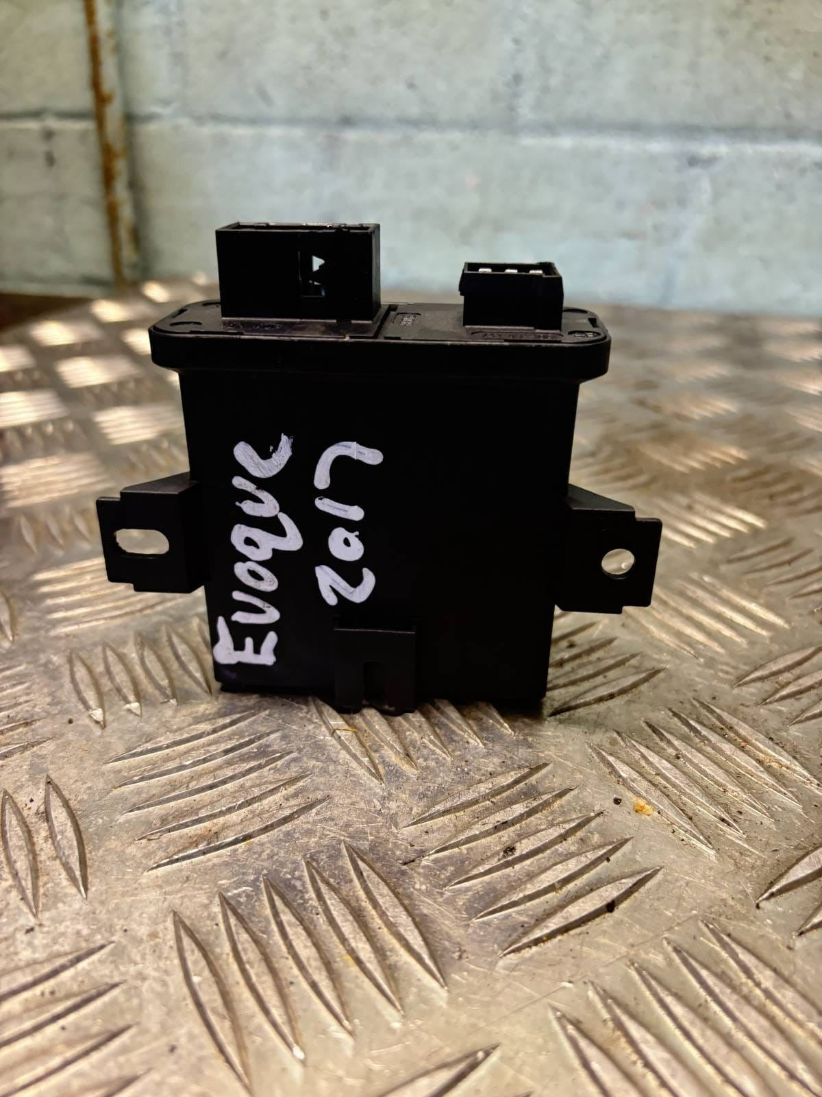 RANGE ROVER EVOQUE L538 HCM HEADLAMP CONTROL MODULE ECU 5DF00904112AA 2017