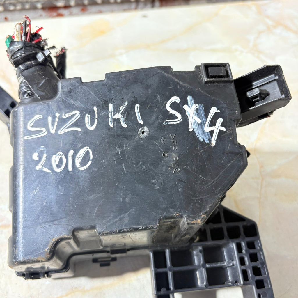 SUZUKI SX4 FUSE RELAY BOX 1.6 DDIS DIESEL MK2 2010