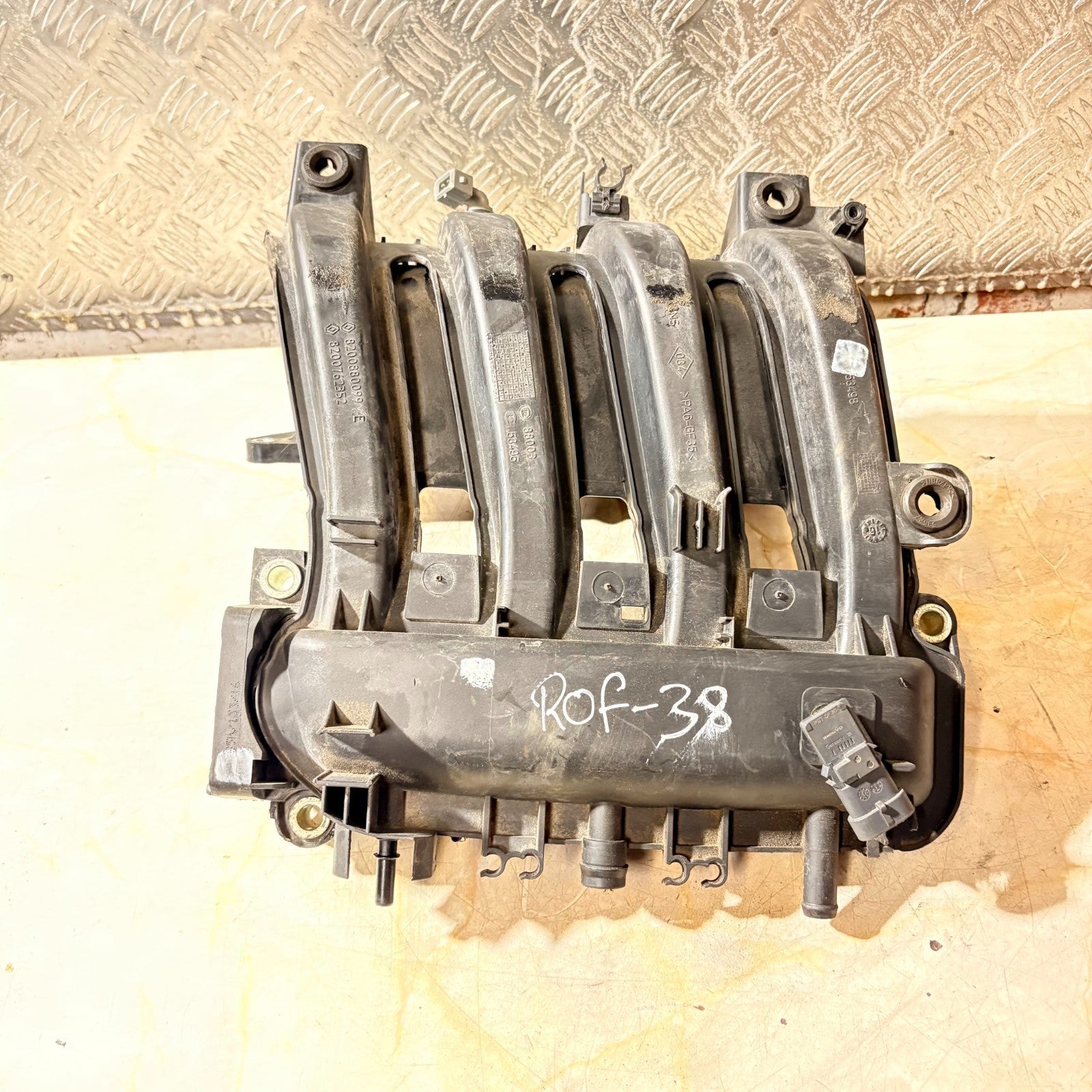 RENAULT CLIO MK4 2012-2019 1.2 PETROL AIR INTAKE MANIFOLD 8200762352
