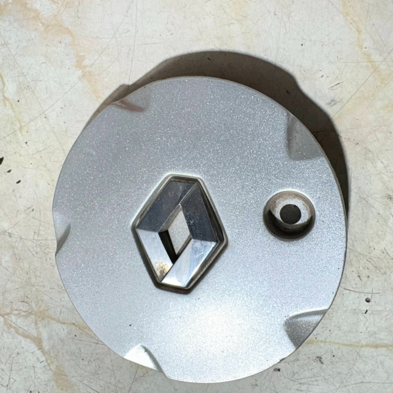 Renault Clio II, Megane 1998–2005 Alloy Wheel Centre Cap x1 8200081301