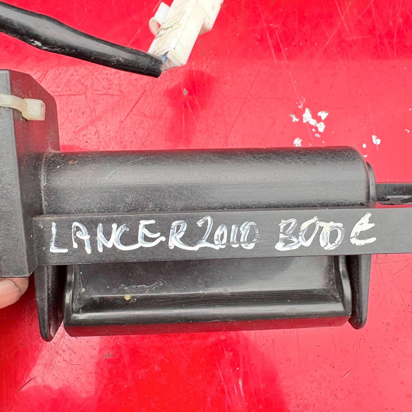 MITSUBISHI LANCER 2010 BOOT TAILGATE HANDLE RELEASE BUTTON SWITCH