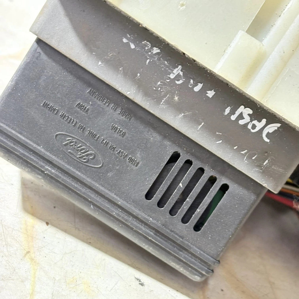 FORD FOCUS MK1 98-04 TURNIER ESTATE FUSE BOX MODULE 98AG14N089AA 98AG14A073CH