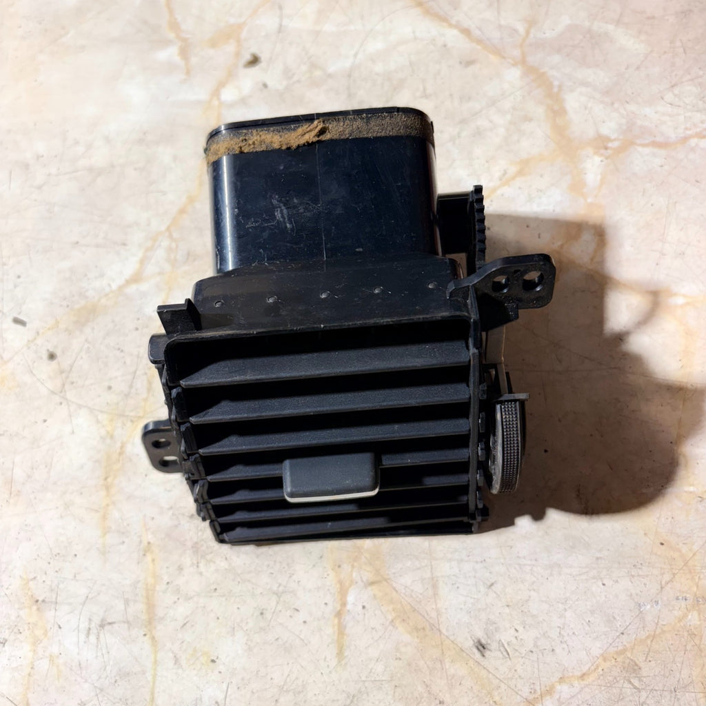 Toyota Auris 2008 Front right dashboard side air vent 9474